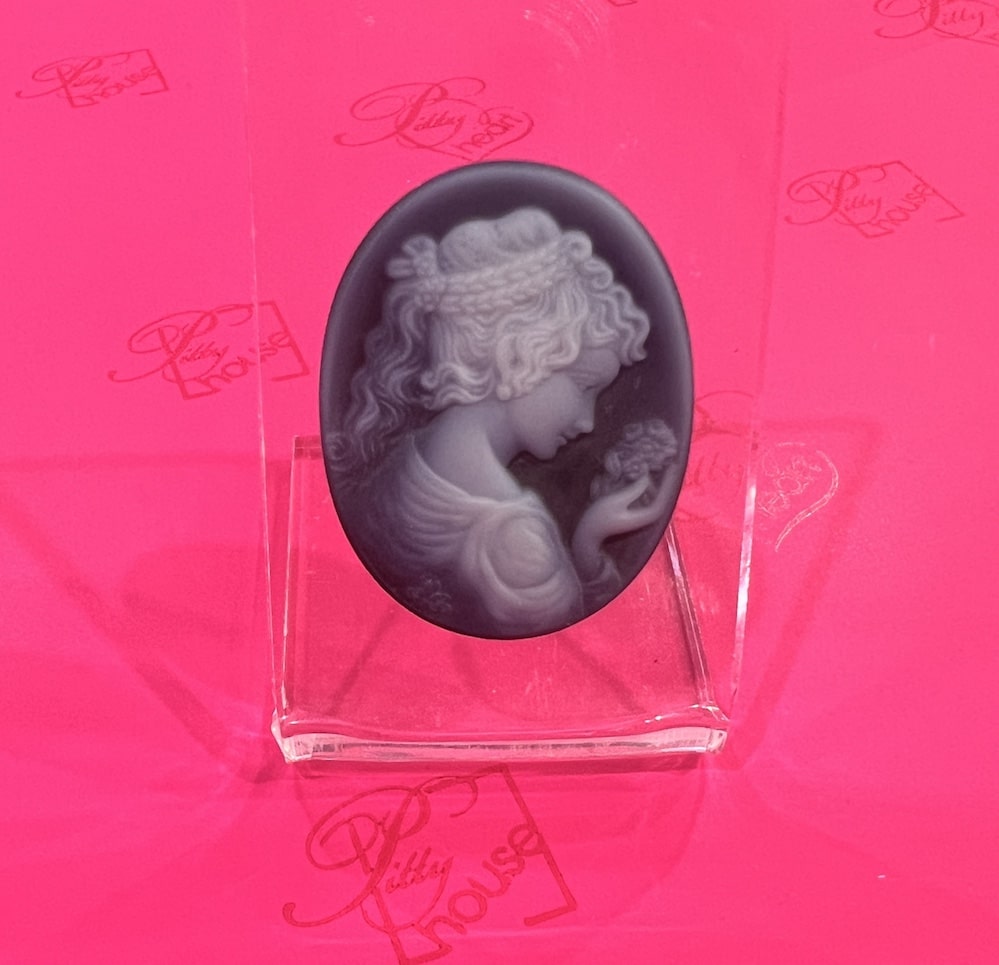Cammeo  Agata naturale nero ovale  Inciso a mano Made in Italy